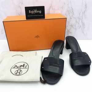 Hermes Women’s Black Leather Pumps